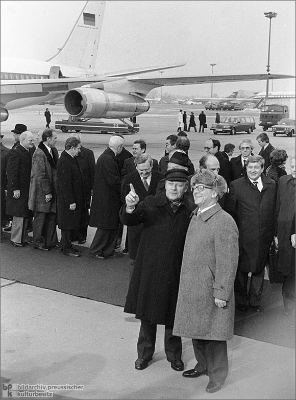 Erich Honecker Welcomes Helmut Schmidt at the Airport<br> (December 11, 1981)